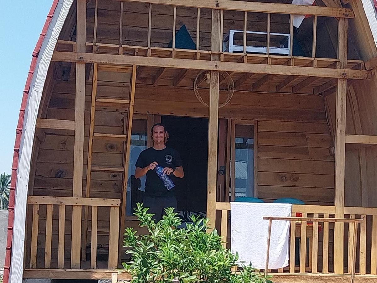 Raturinjani Homestay Selong エクステリア 写真