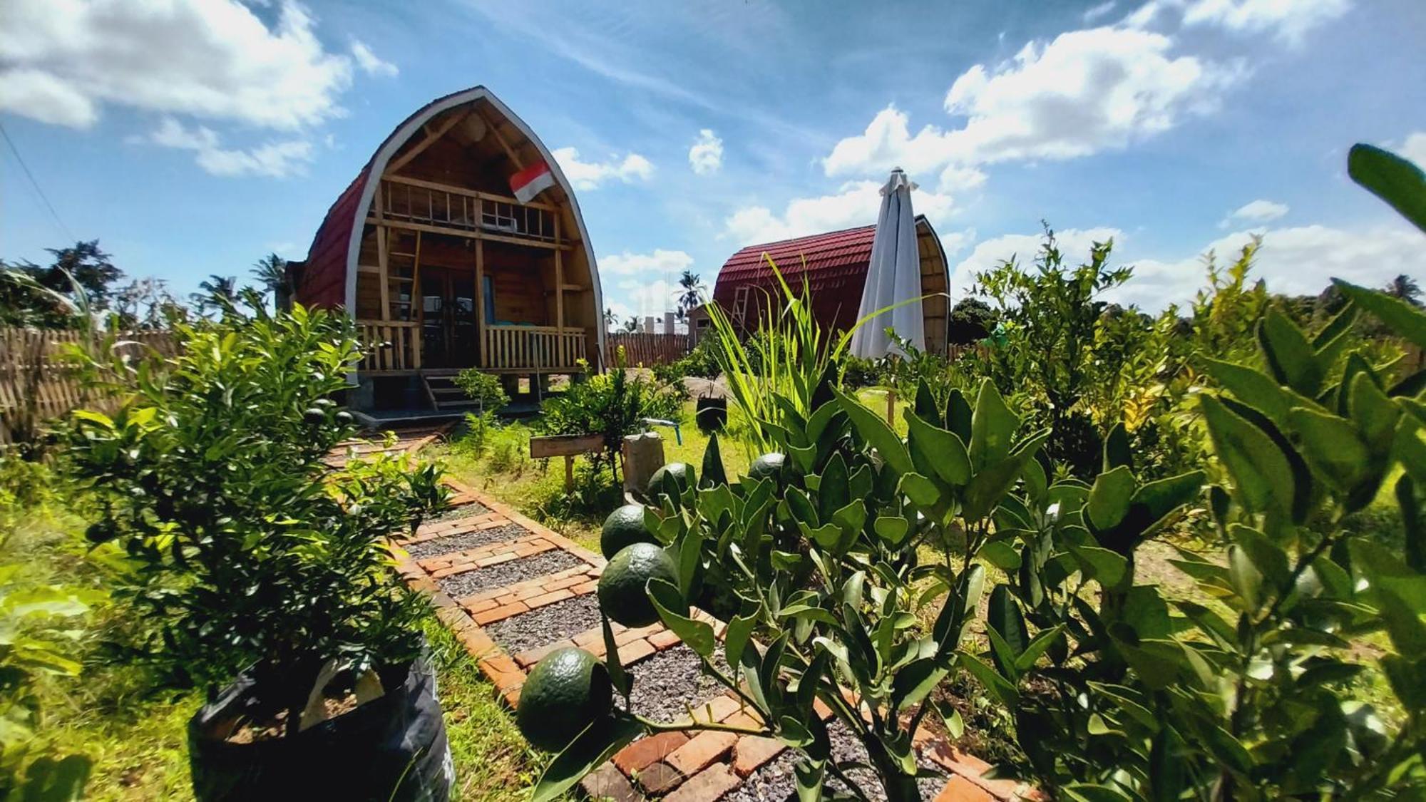 Raturinjani Homestay Selong エクステリア 写真