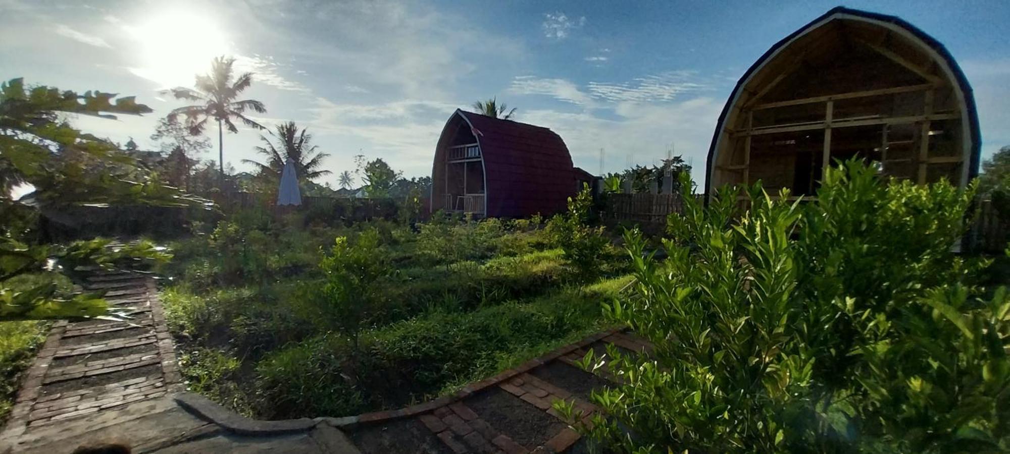 Raturinjani Homestay Selong エクステリア 写真