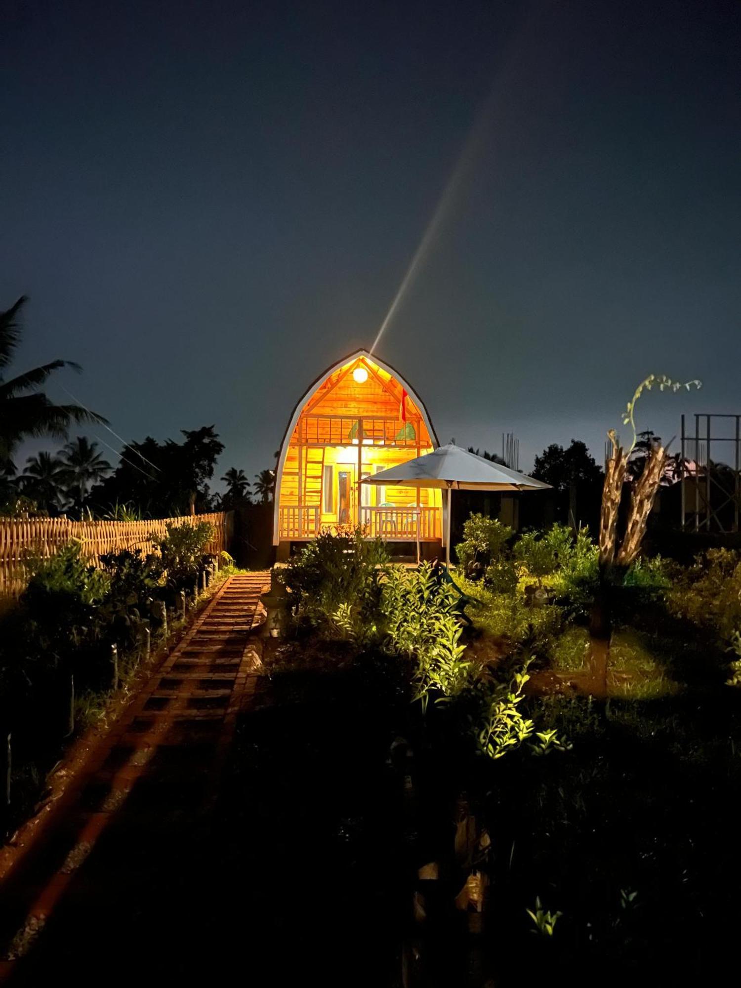 Raturinjani Homestay Selong エクステリア 写真