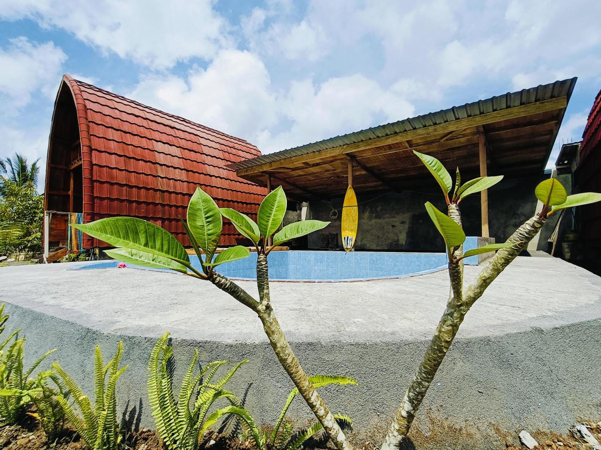Raturinjani Homestay Selong エクステリア 写真