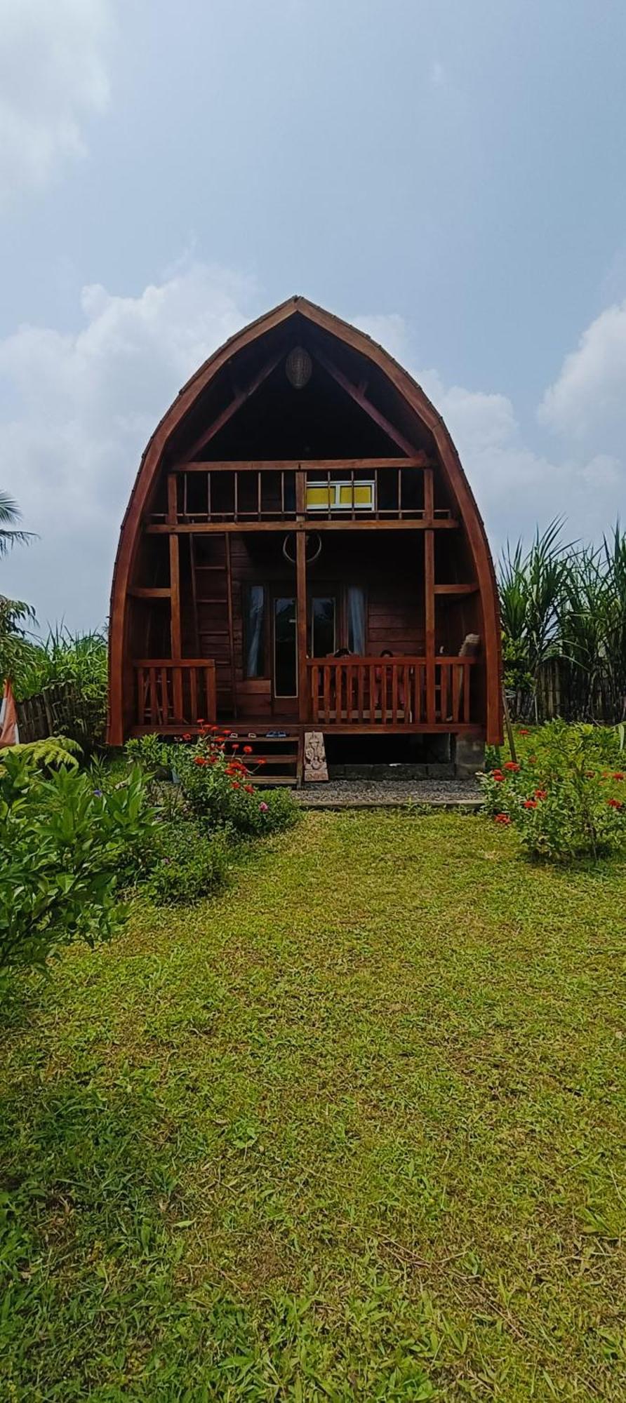 Raturinjani Homestay Selong エクステリア 写真