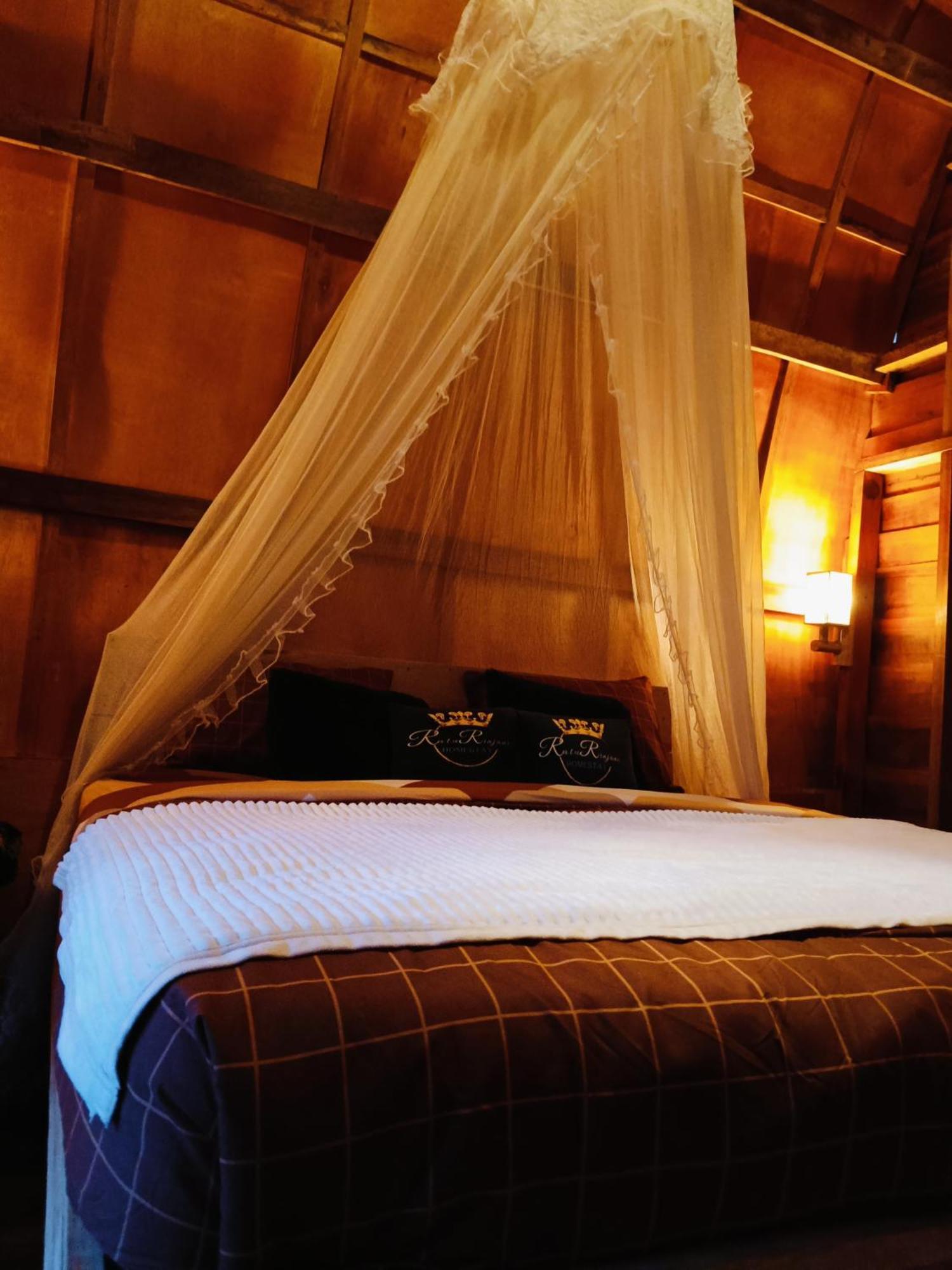 Raturinjani Homestay Selong エクステリア 写真