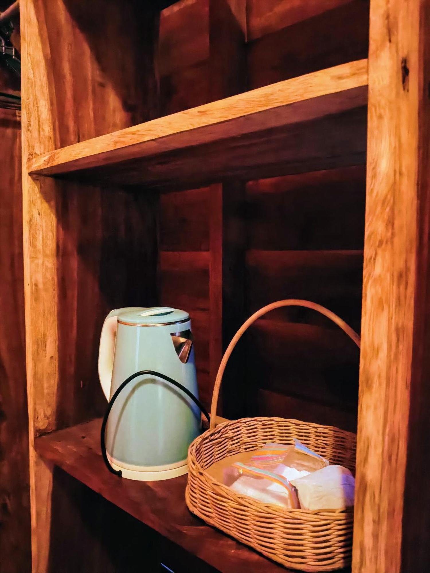 Raturinjani Homestay Selong エクステリア 写真